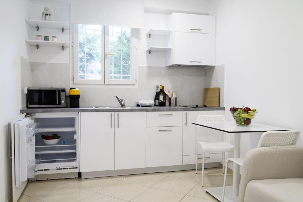 Cozy Apartment Near Airport Koropion Exteriör bild